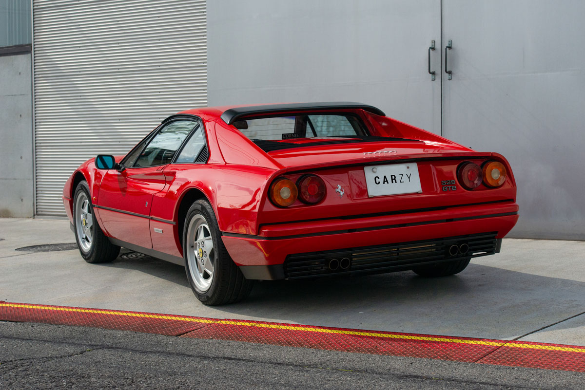 Ferrari / 328GTB