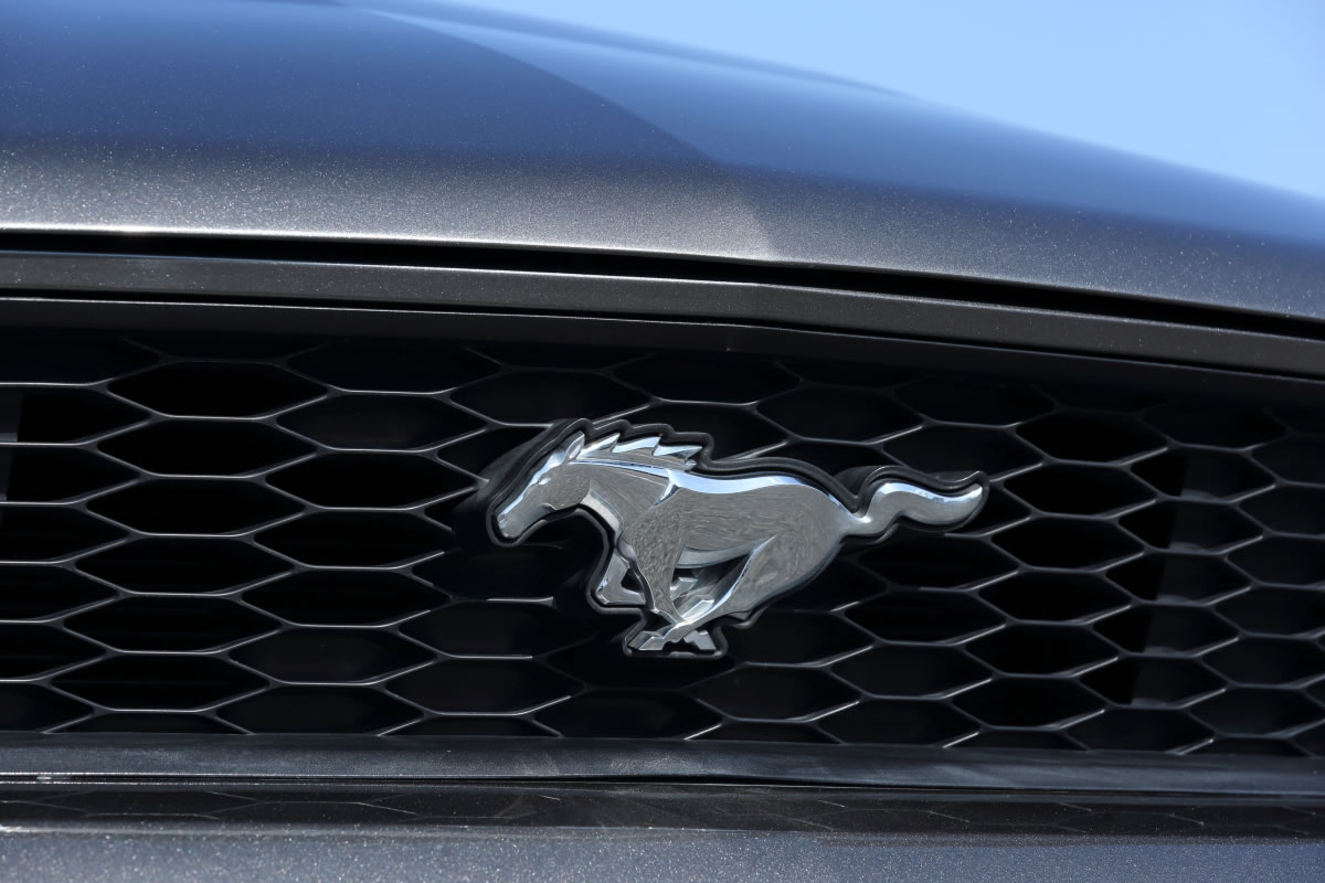 FORD / Mustang V6 Premium